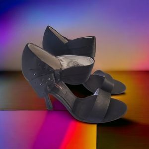 👠 Nina Tuxedo Heels.